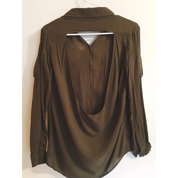 LF Backless Button Down - Picture 4 of 4